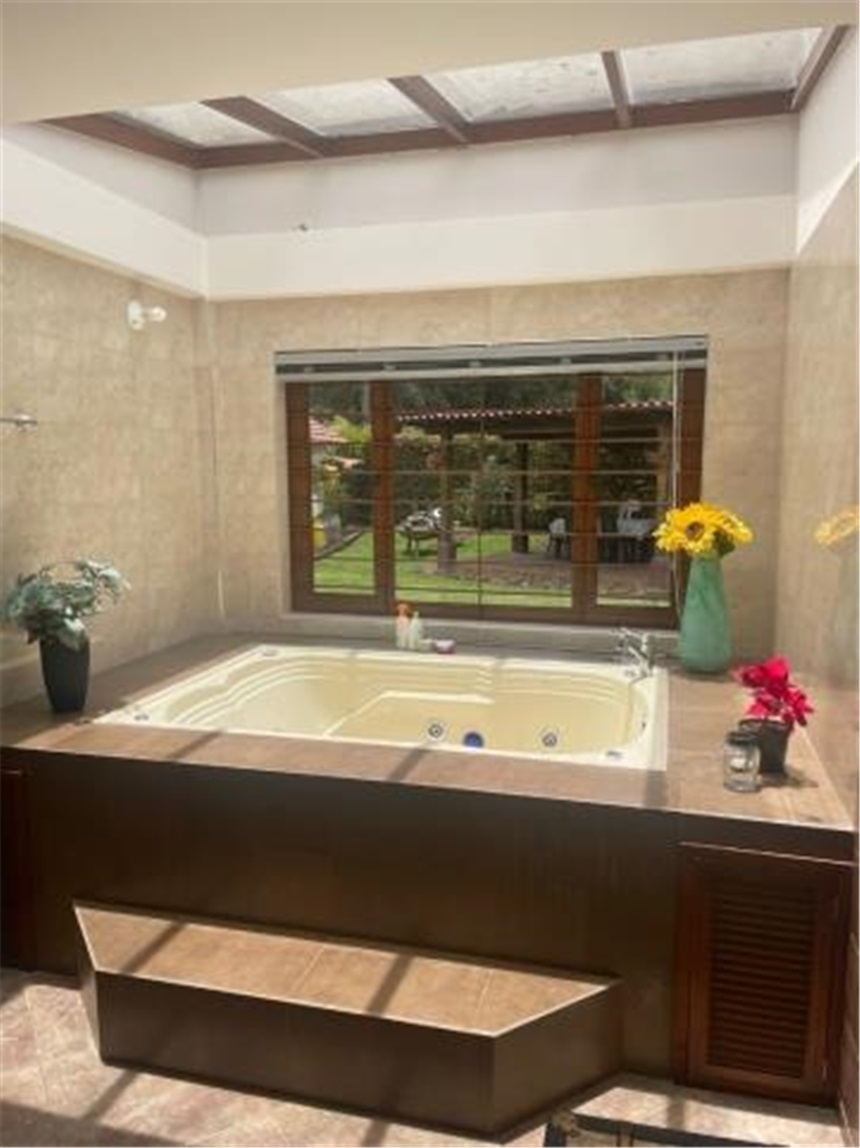 Casa de 5 alcobas en venta en Tunja, Tunja, 1300 m² · foto 6 de 8