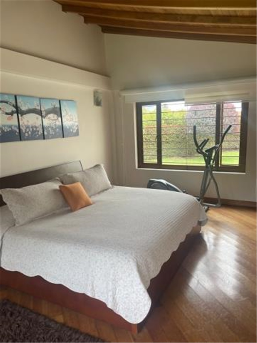 Casa de 5 alcobas en venta en Tunja, Tunja, 1300 m² · foto 3 de 8