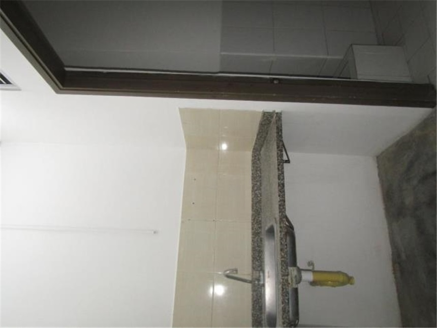 Local en Arriendo - Más