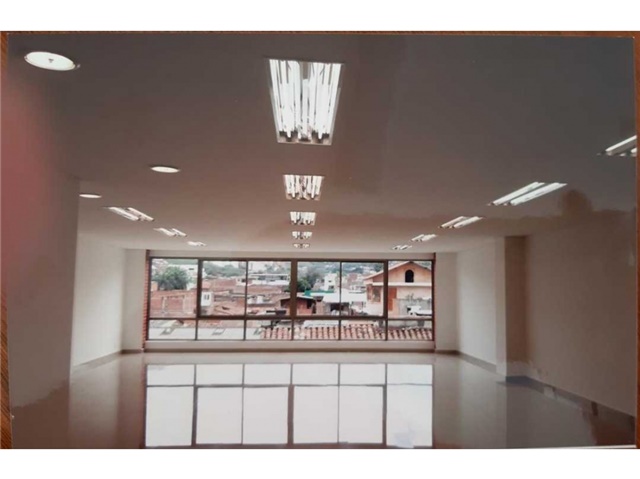Edificio en Arriendo - Vista 4