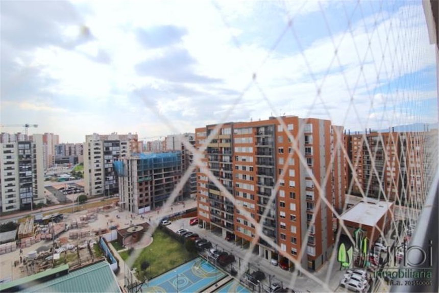 Piso – Bogotá, Localidad Engativá - Más