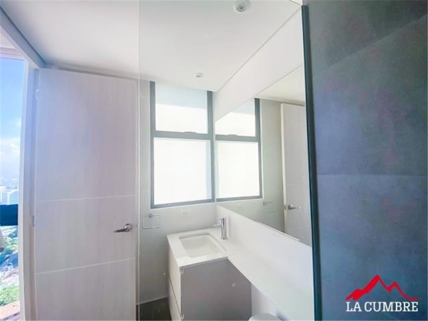 Apartamento en arriendo en El Poblado, Medellín · foto 12 de 17