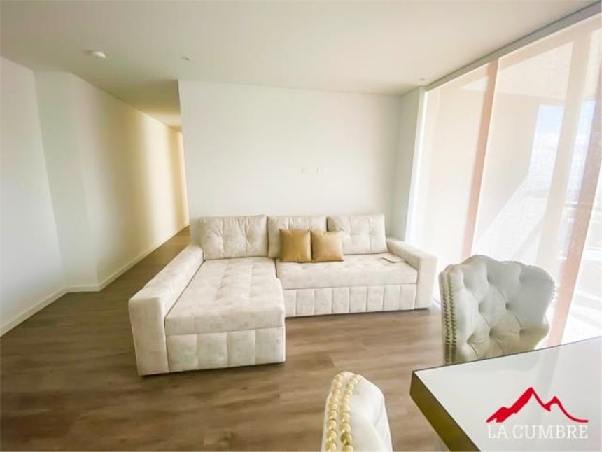 Apartamento en arriendo en El Poblado, Medellín · foto 2 de 17