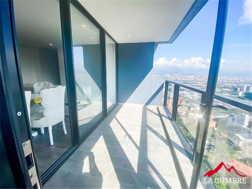 Apartamento en arriendo en El Poblado, Medellín · foto 3 de 17