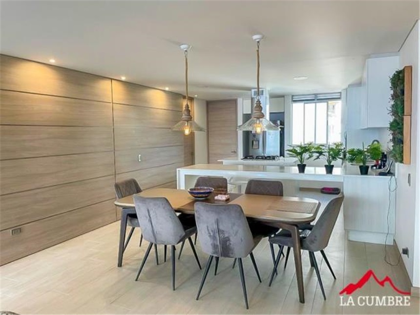 Apartamento de 3 alcobas en venta en Loma De Las Brujas, Envigado, 209 m² · foto 3 de 7
