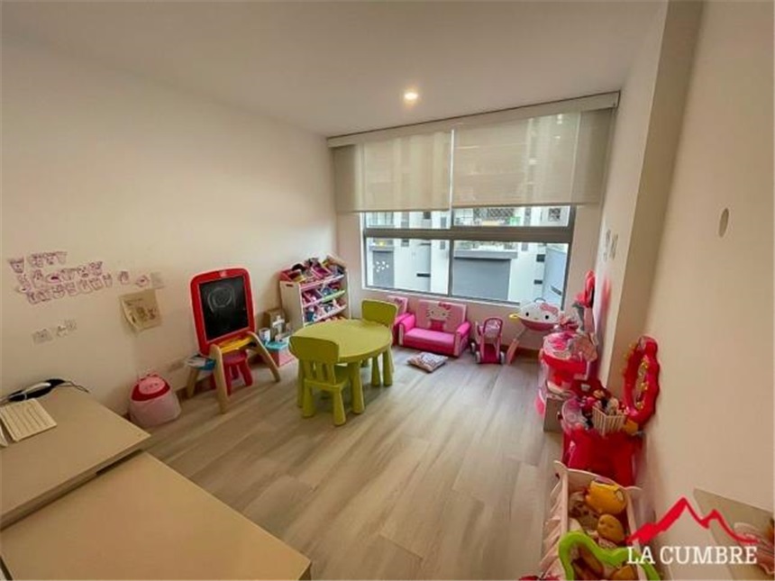 Apartamento de 3 alcobas en venta en Loma De Las Brujas, Envigado, 209 m² · foto 7 de 7