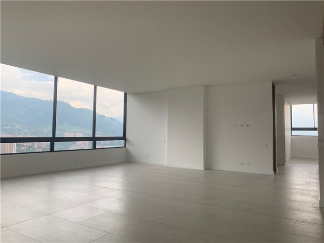 Apartamento en venta en Loma De Las Brujas, Envigado · foto 2 de 19