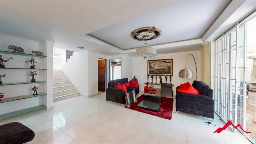 Casa de 6 alcobas en venta en Granizal, Medellín, 330 m² · foto 4 de 19