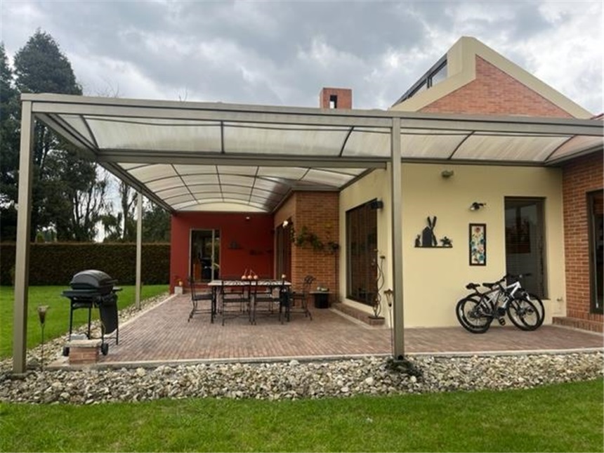 Casa de 5 alcobas en venta en Casa Blanca, Bogotá, 315 m² · foto 2 de 24