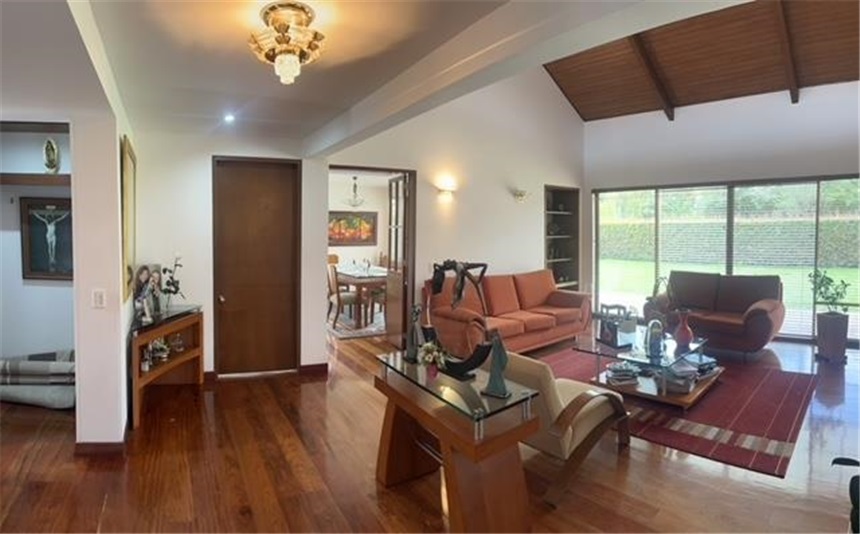 Casa de 5 alcobas en venta en Casa Blanca, Bogotá, 315 m² · foto 4 de 24