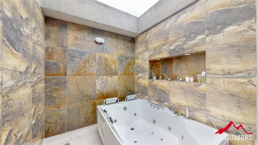 Apartamento de 3 alcobas en arriendo en Torres De Santa Barbara, Envigado, 156 m² · foto 13 de 14
