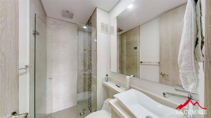Apartamento de 3 alcobas en arriendo en Torres De Santa Barbara, Envigado, 156 m² · foto 11 de 14