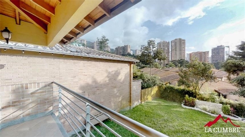 Casa de 3 alcobas en venta en El Tesoro, Medellín, 278 m² · foto 16 de 16