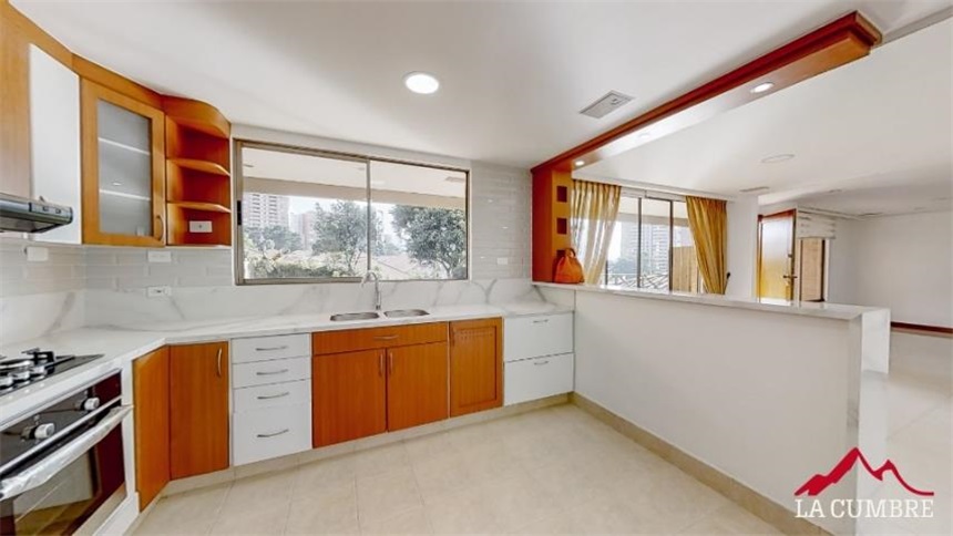 Casa de 3 alcobas en venta en El Tesoro, Medellín, 278 m² · foto 7 de 16