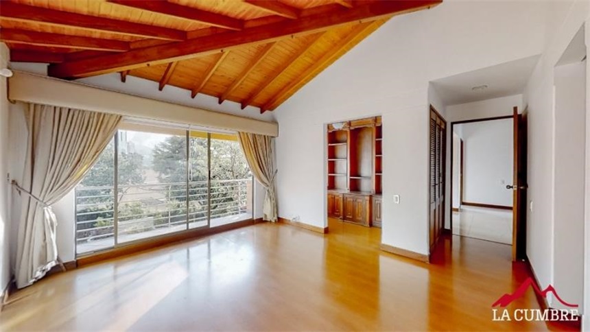 Casa de 3 alcobas en venta en El Tesoro, Medellín, 278 m² · foto 13 de 16