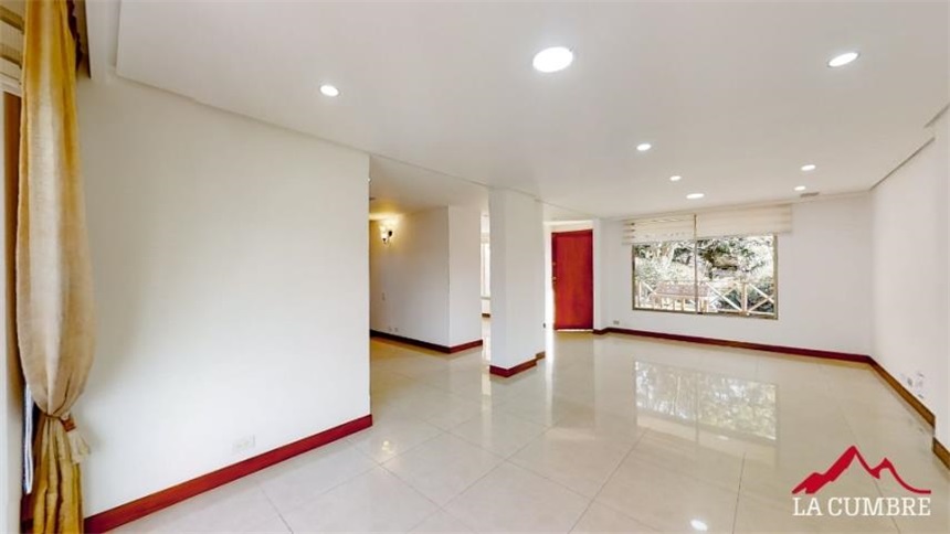 Casa de 3 alcobas en venta en El Tesoro, Medellín, 278 m² · foto 9 de 16