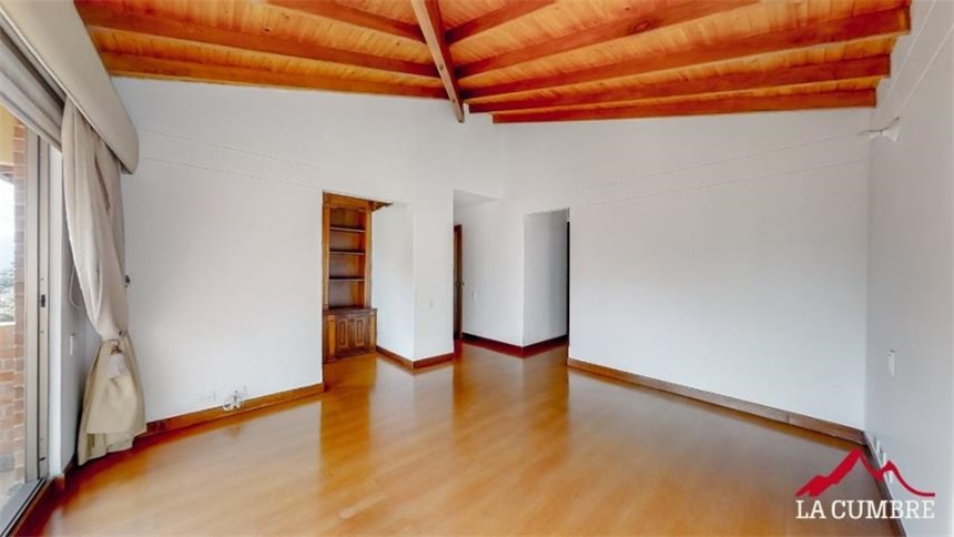 Casa de 3 alcobas en venta en El Tesoro, Medellín, 278 m² · foto 14 de 16