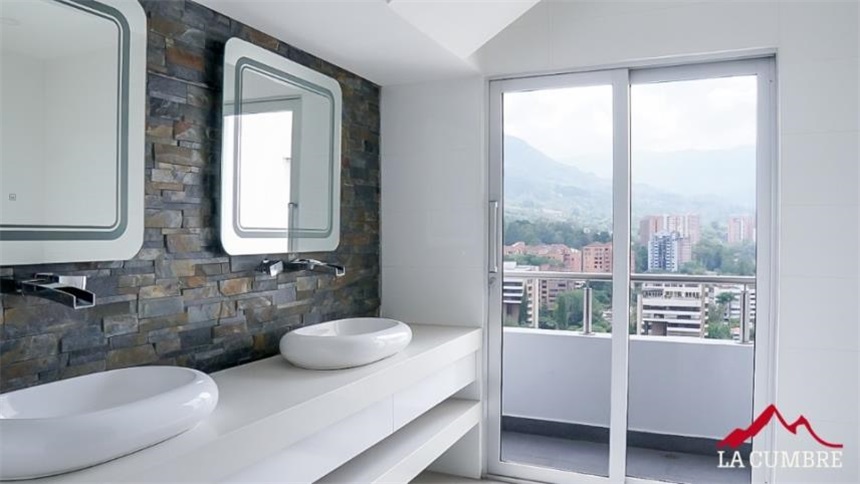 Apartamento de 5 alcobas en arriendo en San Lucas, Medellín, 770 m² · foto 11 de 12