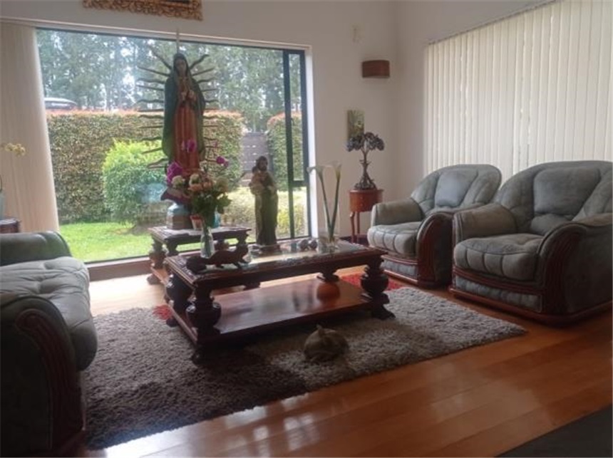 Casa de 3 alcobas en venta en Cr. Valles De Cajica, Cajicá, 889 m² · foto 2 de 24