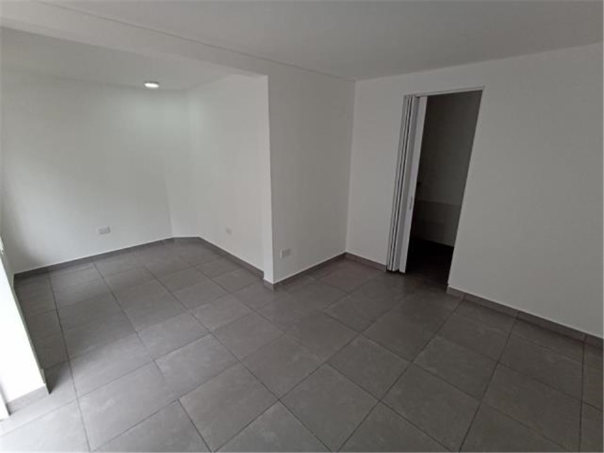 Local en Arriendo - Más
