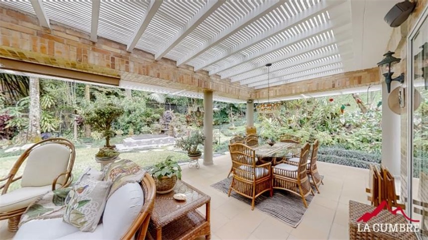 Casa de 4 alcobas en venta en Los Naranjos, Medellín, 400 m² · foto 6 de 18