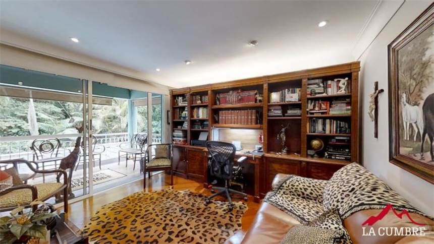 Casa de 4 alcobas en venta en Los Naranjos, Medellín, 400 m² · foto 13 de 18