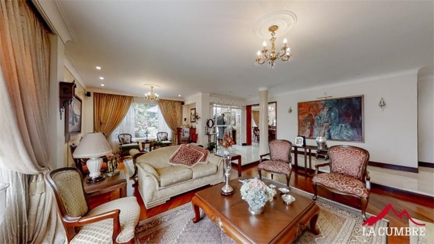 Casa de 4 alcobas en venta en Los Naranjos, Medellín, 400 m² · foto 7 de 18