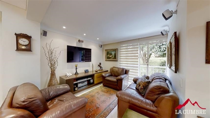 Casa de 4 alcobas en venta en Los Naranjos, Medellín, 400 m² · foto 14 de 18
