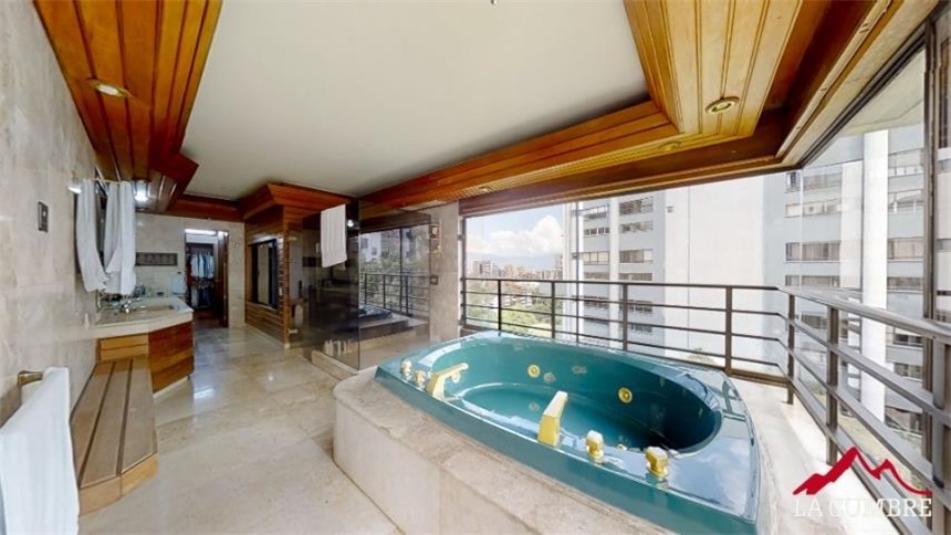 Apartamento de 4 alcobas en venta en Los Balsos, Medellín, 360 m² · foto 15 de 16