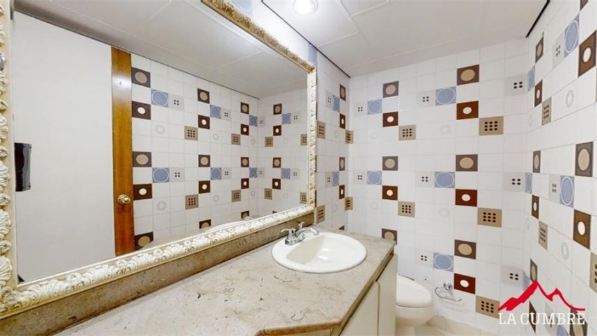 Apartamento de 3 alcobas en arriendo en Los Naranjos, Medellín, 173 m² · foto 8 de 11