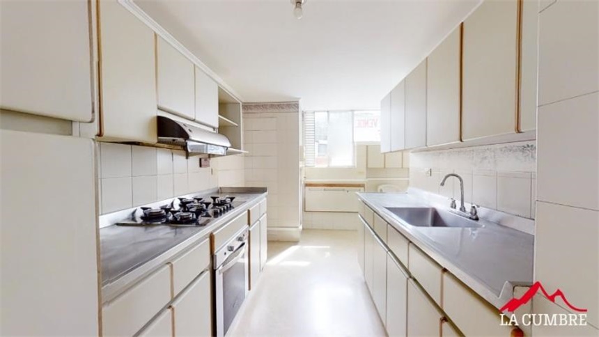 Apartamento de 3 alcobas en arriendo en Los Naranjos, Medellín, 173 m² · foto 4 de 11