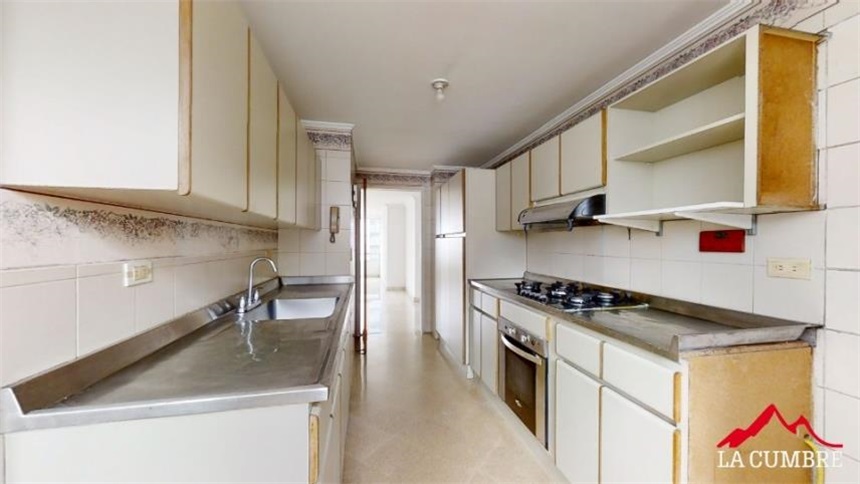 Apartamento de 3 alcobas en arriendo en Los Naranjos, Medellín, 173 m² · foto 5 de 11