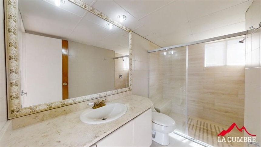 Apartamento de 3 alcobas en arriendo en Los Naranjos, Medellín, 173 m² · foto 11 de 11