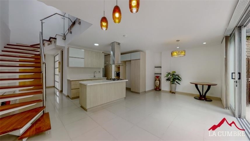 Casa de 3 alcobas en venta en Montessori, Envigado, 200 m² · foto 8 de 12
