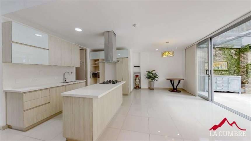 Casa de 3 alcobas en venta en Montessori, Envigado, 200 m² · foto 6 de 12