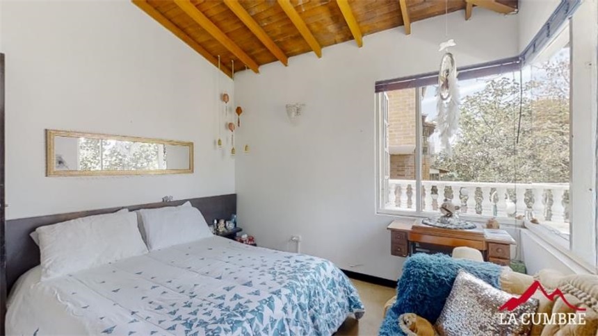 Casa de 3 alcobas en venta en El Tesoro, Medellín, 308 m² · foto 11 de 12