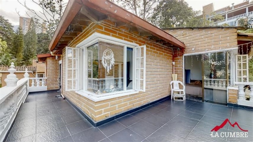 Casa de 3 alcobas en venta en El Tesoro, Medellín, 308 m² · foto 4 de 12