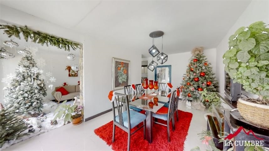 Casa de 3 alcobas en venta en El Tesoro, Medellín, 308 m² · foto 9 de 12