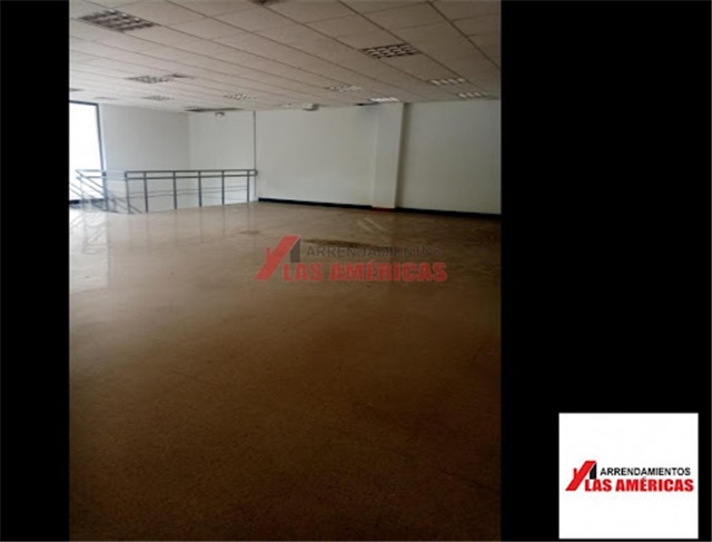 Local en Arriendo - Más