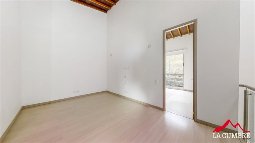 Casa de 3 alcobas en venta en Medellín, 181 m² · foto 9 de 12
