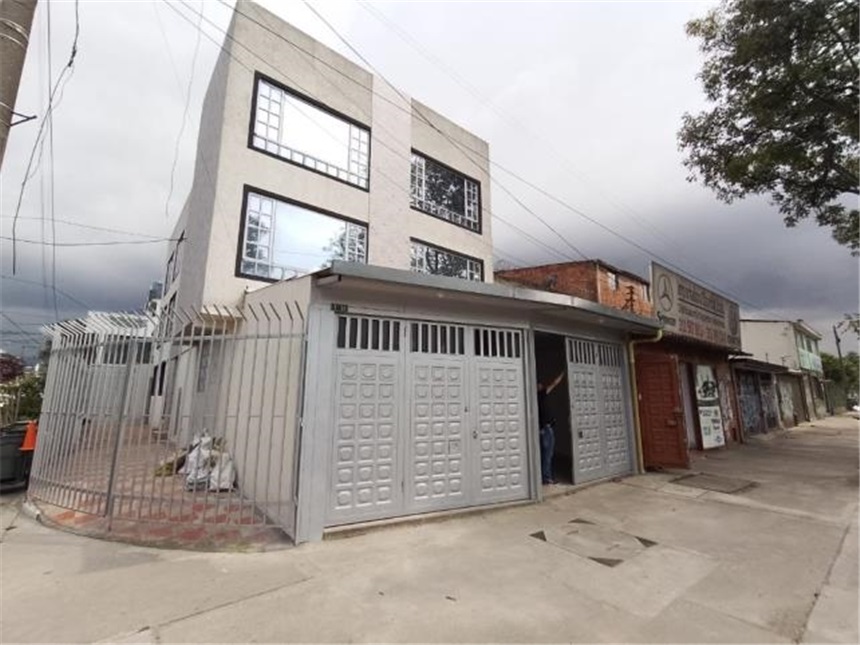 Casa en venta en Kennedy Central, Bogotá · foto 2 de 16