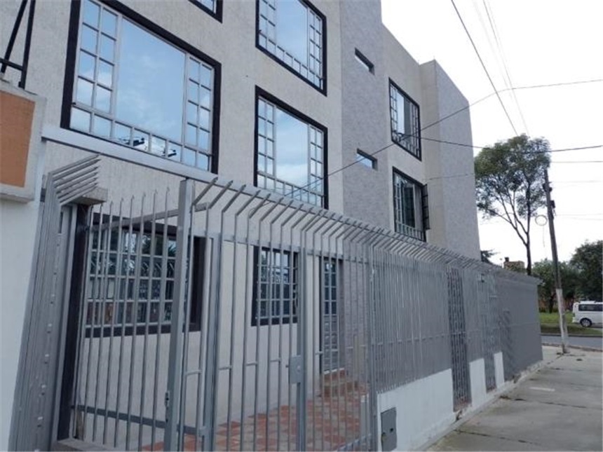 Casa en venta en Kennedy Central, Bogotá · foto 3 de 16