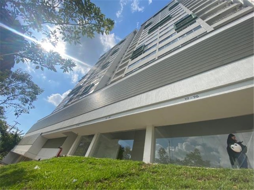 Local en Arriendo - Más