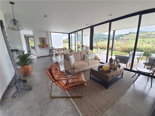 Casa de 3 alcobas en venta en Pantanillo, El Retiro, 248 m² · foto 2 de 13