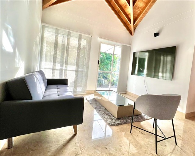 Casa de 5 alcobas en venta en El Tesoro, Medellín, 400 m² · foto 6 de 17
