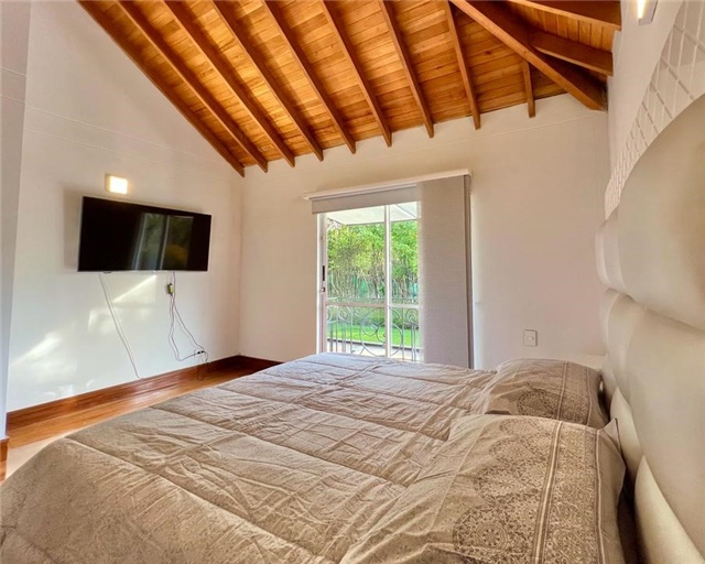 Casa de 5 alcobas en venta en El Tesoro, Medellín, 400 m² · foto 9 de 17