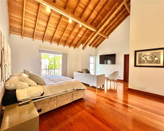 Casa de 5 alcobas en venta en El Tesoro, Medellín, 400 m² · foto 11 de 17