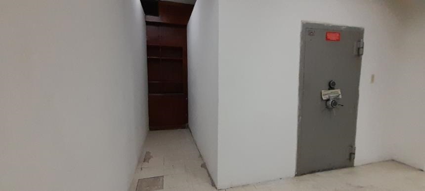 Local en arriendo en La Candelaria, Medellín, 1129 m² · foto 5 de 17