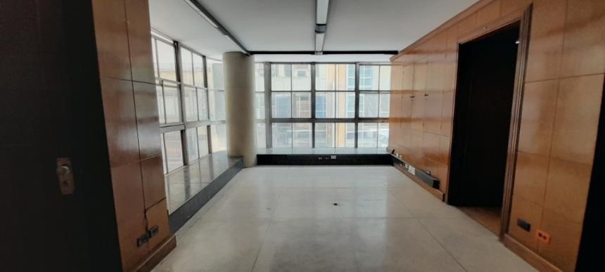 Local en arriendo en La Candelaria, Medellín, 1129 m² · foto 13 de 17