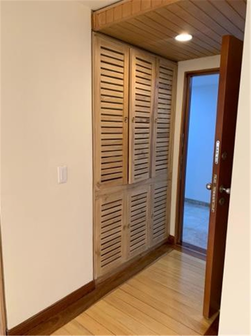 Piso – Bogotá, Chicó Lago - Vista 2
